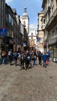 D'un bon pas, vers la cathédrale de Rouen